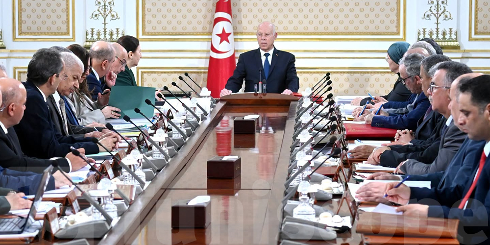 Kaïs Saïed annonce de nouvelles décisions : ce qu’il faut retenir du Conseil des ministres